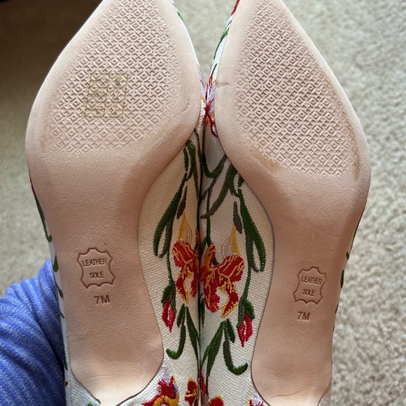 Tory Burch White Embroidered Floral Pointed-Toe Flats - Picture 5 of 5